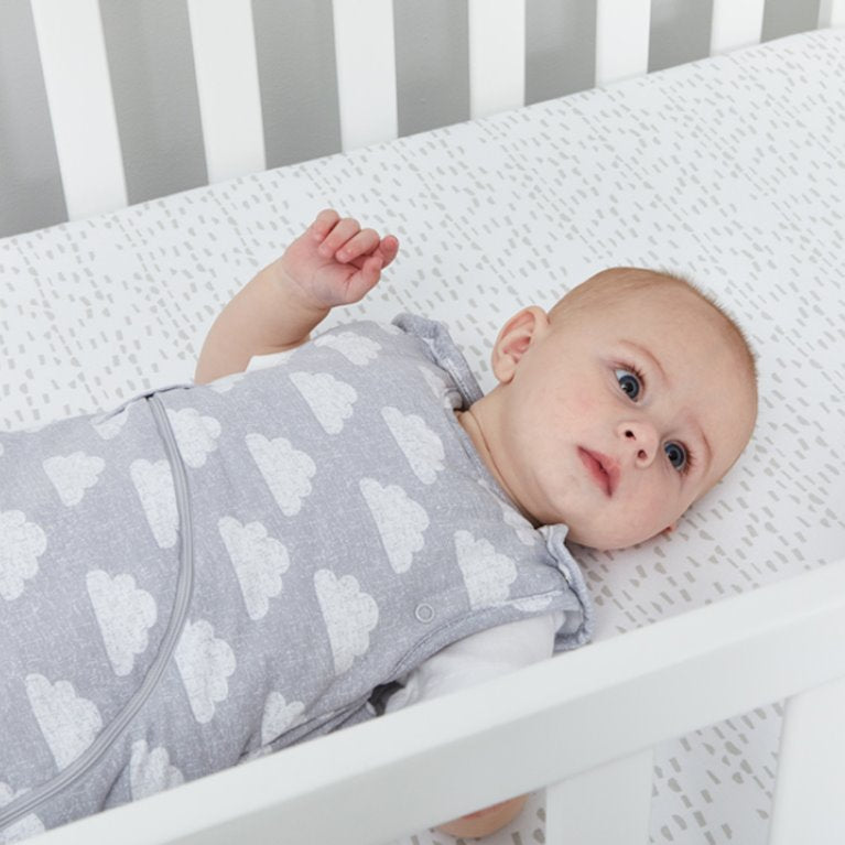 How to Help Your Baby Sleep Soundly in the Summer