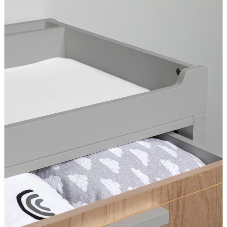 Transform Your Nursery With These Modern Grey And White Nursery Ideas