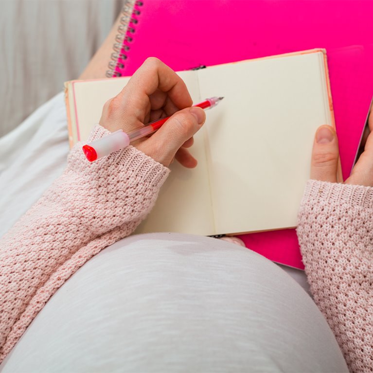 10 Essential Things You Need To Include On Your Pregnancy To-Do List