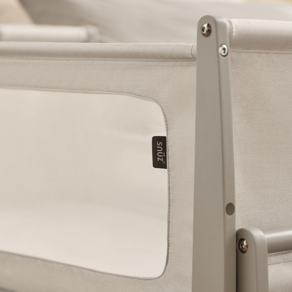 SnuzPod5 Bedside Crib Pebble