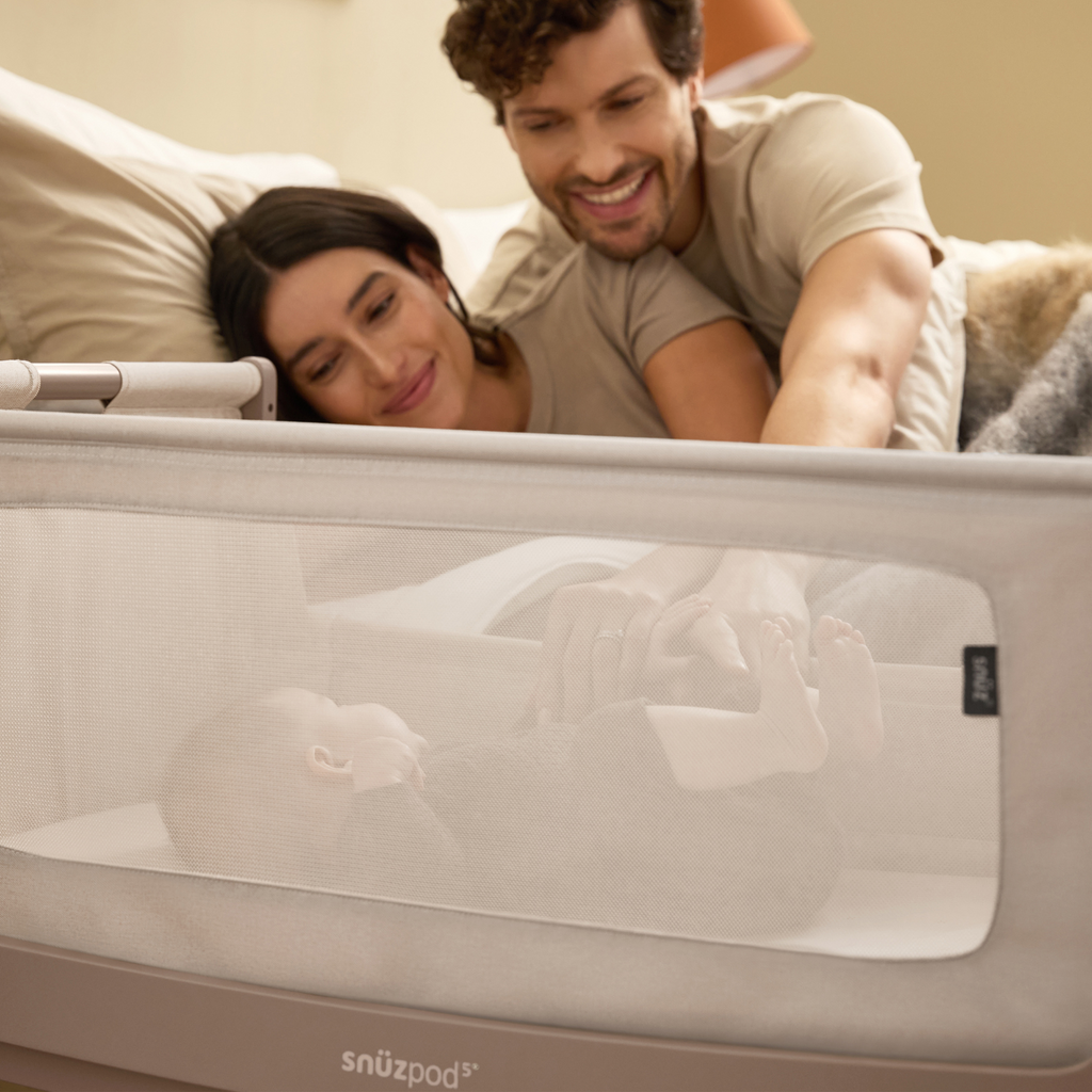 SnuzPod5 Bedside Crib Mocha