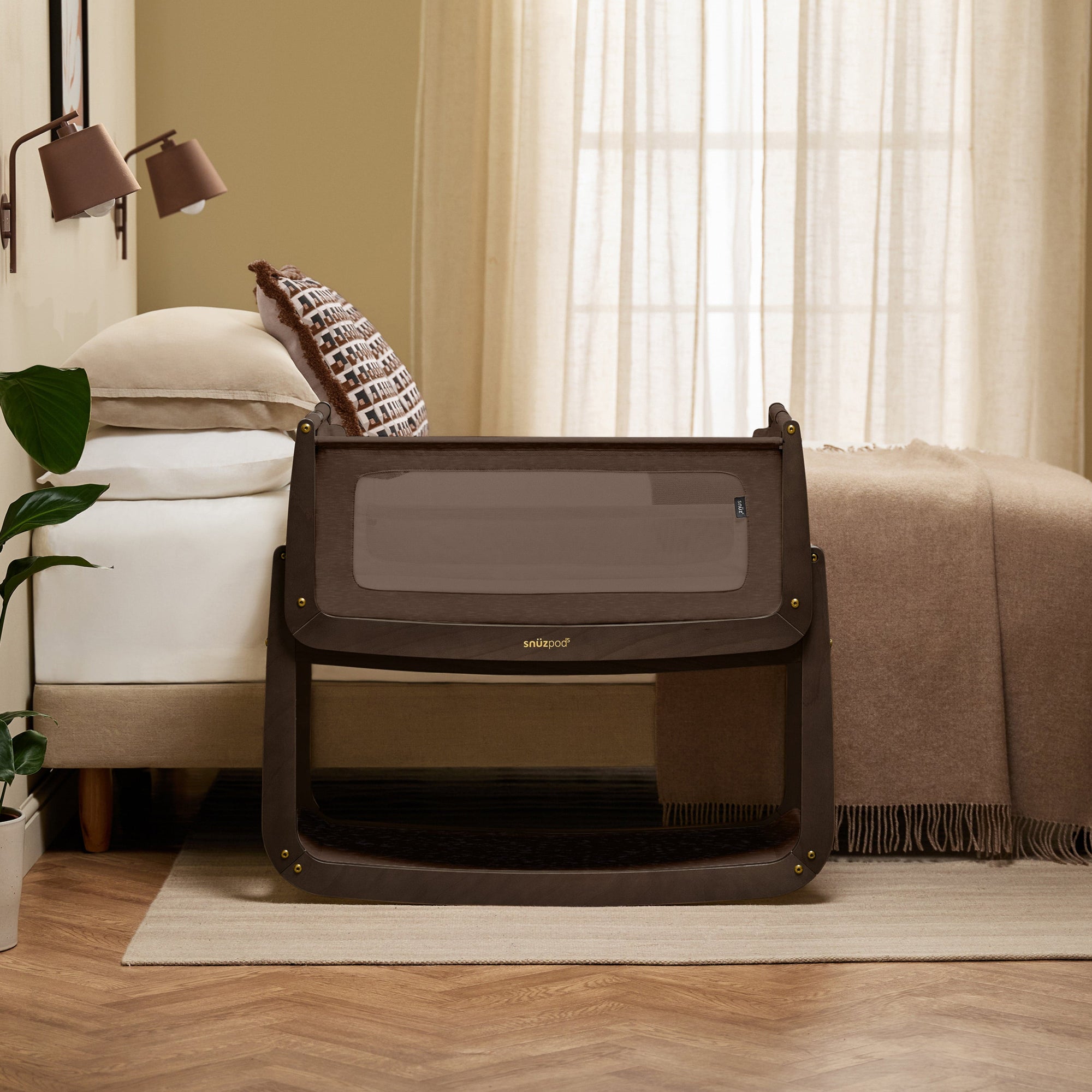 Snuz SnuzPod5 SnuzPod5 Bedside Crib Chocolate