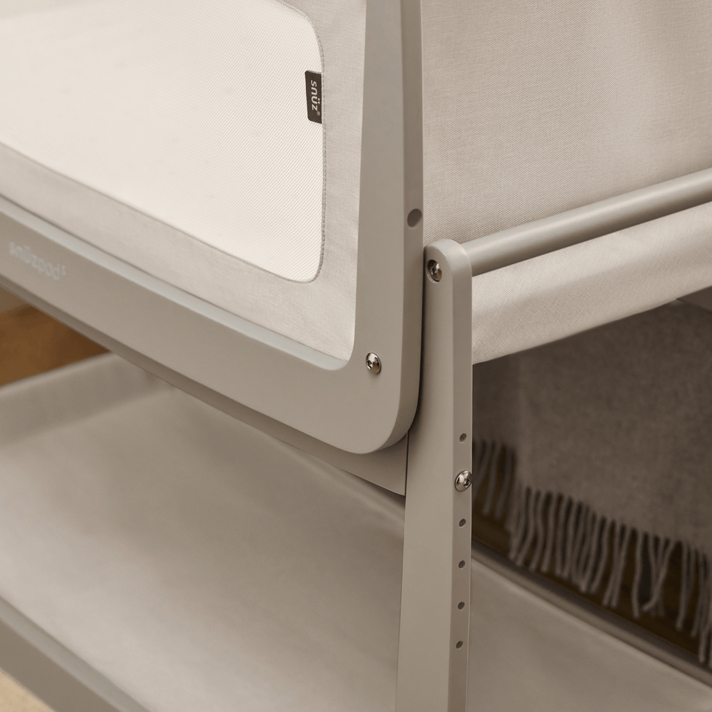 SnuzPod5 Bedside Crib Pebble