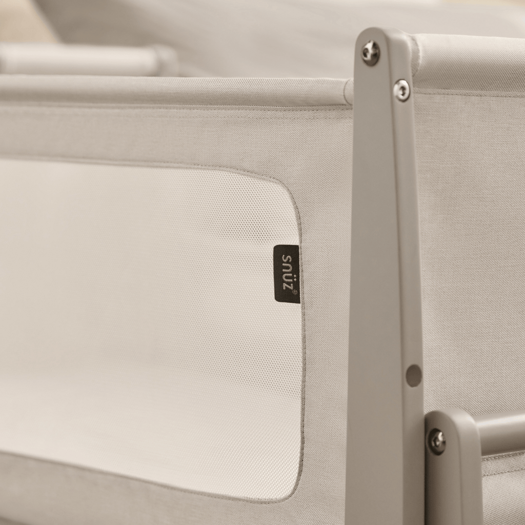 SnuzPod5 Bedside Crib Pebble